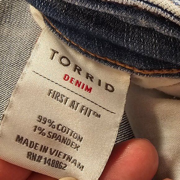 Torrid High-Rise Wide Leg Jeans - Picture 6 of 6